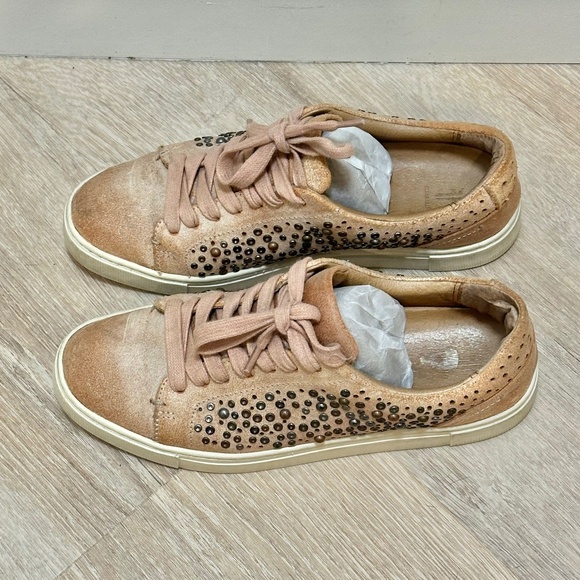 Frye Ivy Deco Stud Sneaker blush/pink size 7.5 - Picture 5 of 9